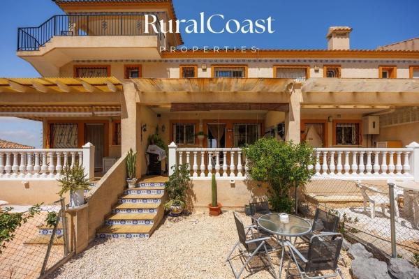 Chalet adosado en venta en  Chalet adosado en Busot , Busot photo 1