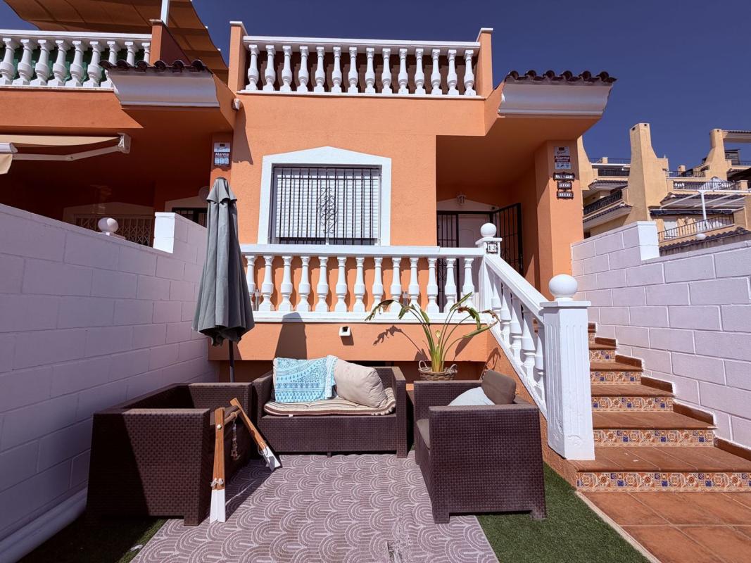 Sprzedaż szeregowego domku w Chalet adosado en Sofre, Valle del Sol - Rio Park, Mutxamel , Mutxamel photo 1
