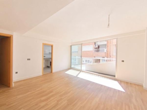 Venta de piso en Piso en Calle Enriqueta Ortega, Santo Domingo, Alicante / Alacant, Alicante / Alacant
thumbnail 2