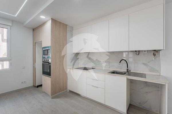 Venta de piso en Piso en Calle Girona, Centro Tradicional, Alicante / Alacant, Alicante / Alacant
thumbnail 3