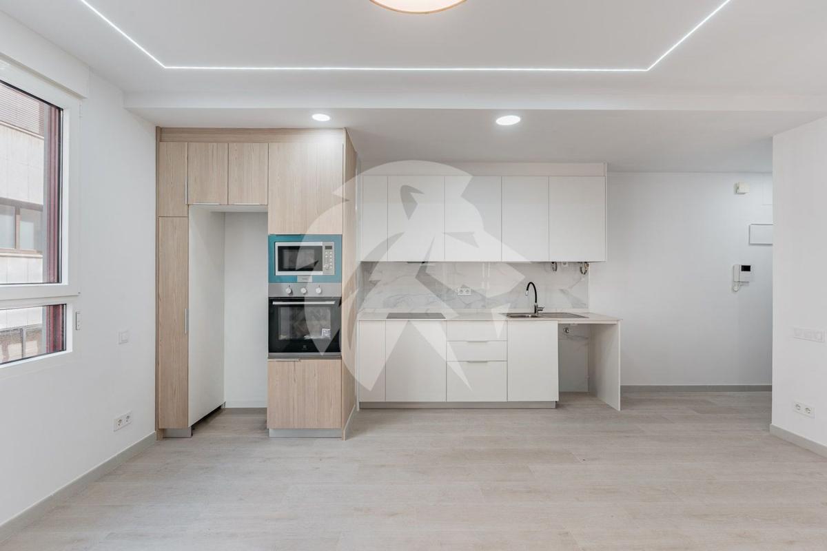 Sale of apartment in Piso en Calle Girona, Centro Tradicional, Alicante / Alacant, Alicante
photo 5