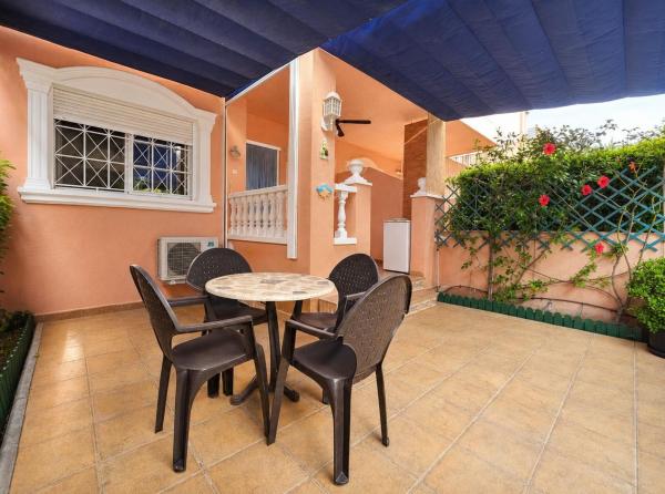 Частный шале на продаже в Casa o chalet independiente en Avenida Zaragoza, Gran Playa, Santa Pola, Санта Пола photo 1
