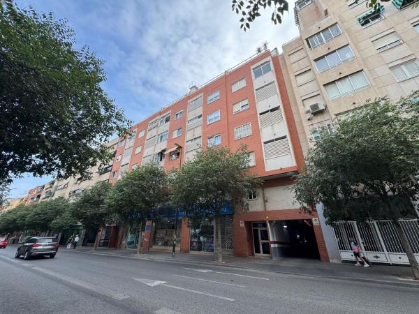 Sprzedaż mieszkania w Piso en Avenida Novelda, 39, Altozano, Alicante / Alacant, Alicante / Alacant
photo 1