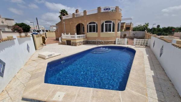 Independent chalet for sale in Casa o chalet independiente en Benijofar, Benijofar
photo 1