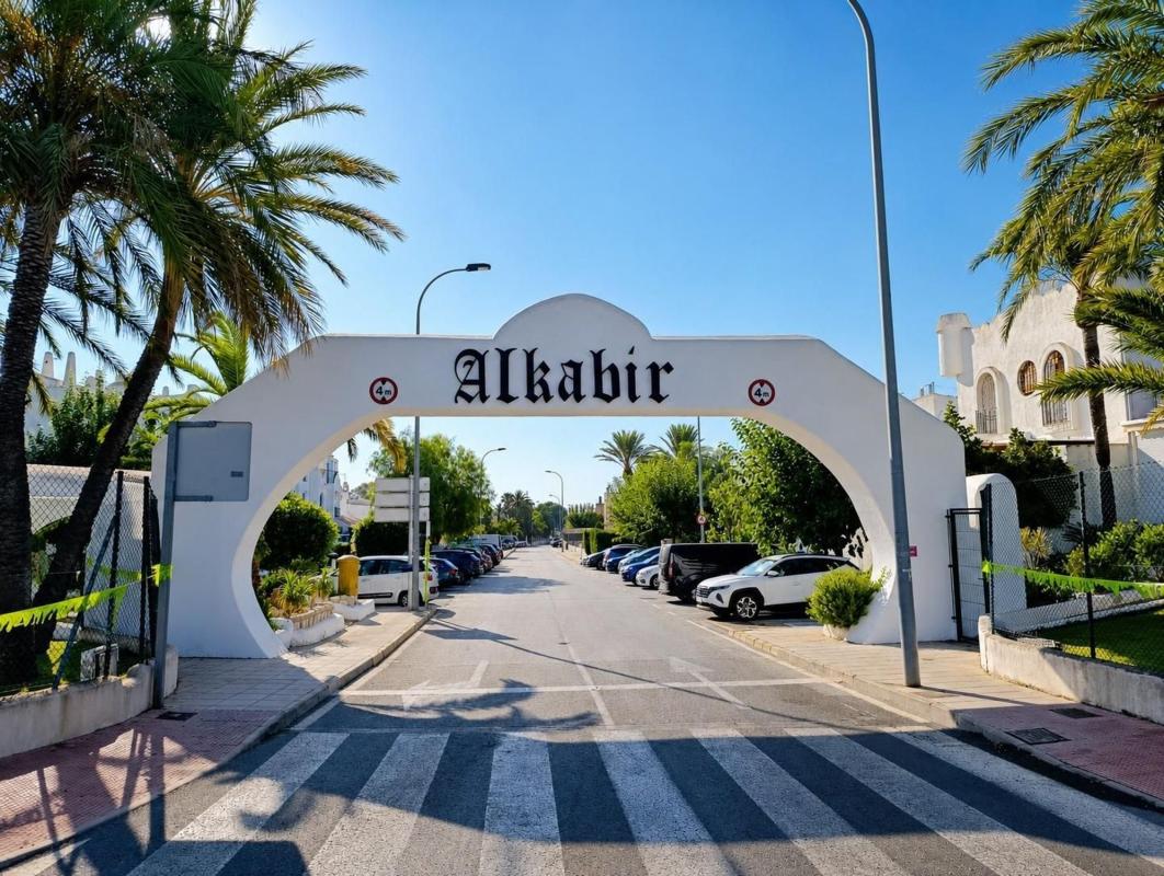 Продажа таунхауса в Chalet adosado en Avenida de l'Amerador, 8, Pueblo Español - Coveta Fumá, El Campello , Эль Кампельо photo 2
