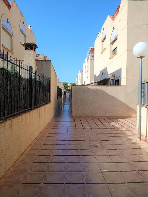 Продажа таунхауса в Chalet adosado en Avenida de l'Amerador, 8, Pueblo Español - Coveta Fumá, El Campello , Эль Кампельо photo 3