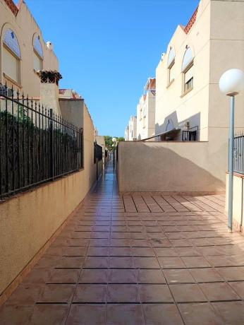 Terraced house for sale at Chalet adosado en Avenida de l'Amerador, 8, Pueblo Español - Coveta Fumá, El Campello , El Campello thumbnail 3