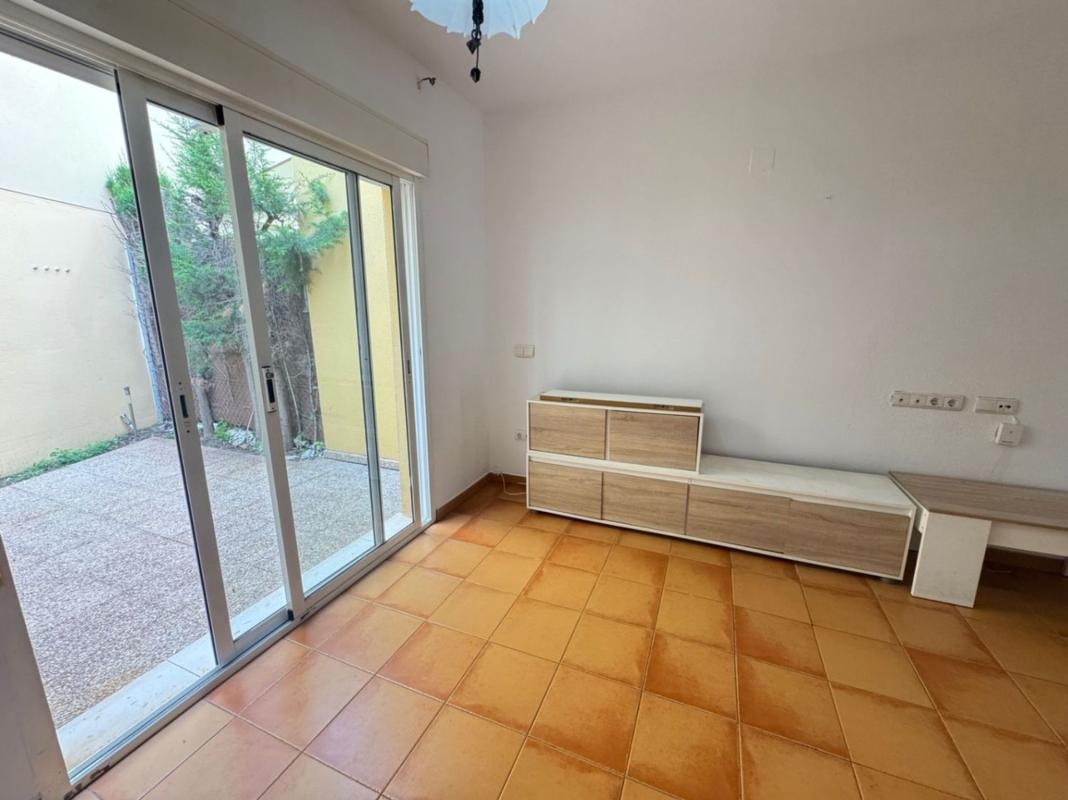 Sale of townhouse in  Chalet adosado en Avenida d'Andalusia, 70, Centro Urbano, Denia , Denia photo 3