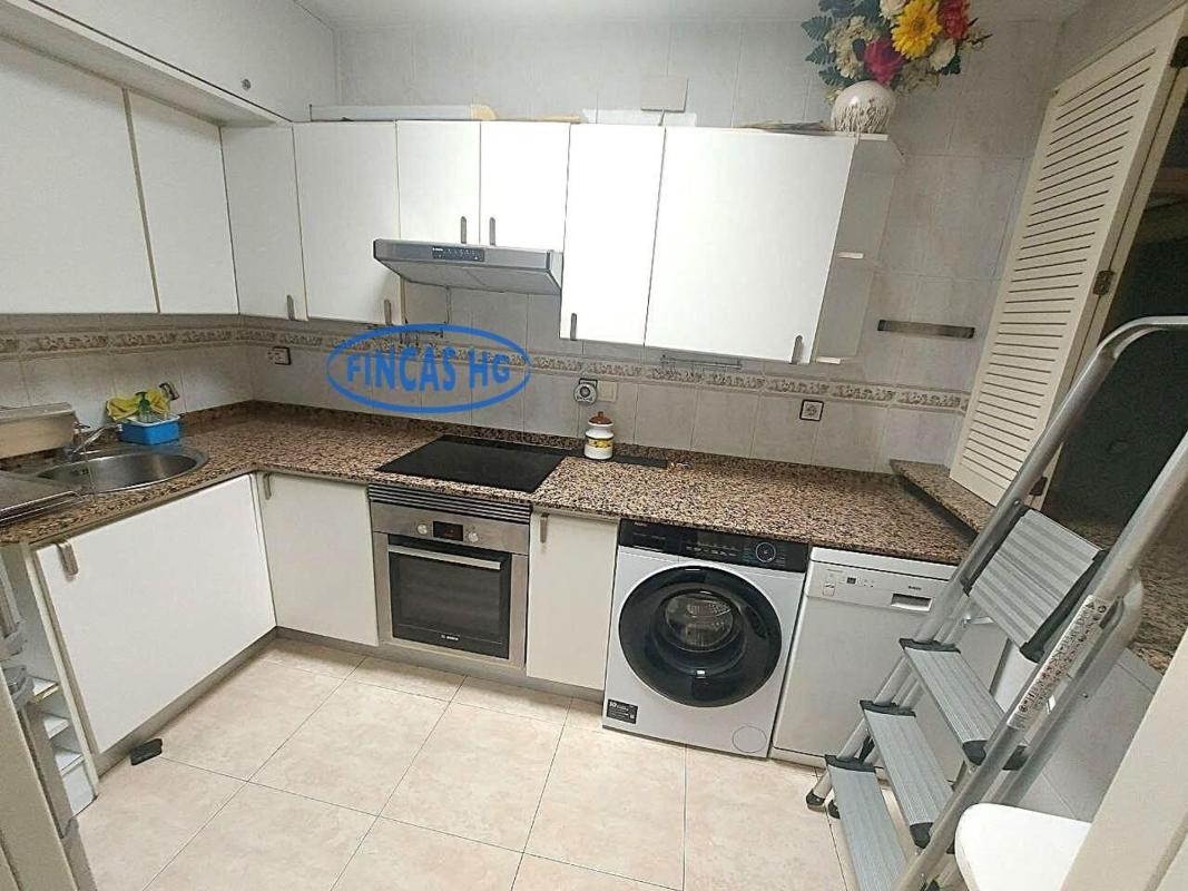 Venta de piso en Piso en Casco Histórico-Santa Cruz, Alicante / Alacant, Alicante / Alacant
photo 3