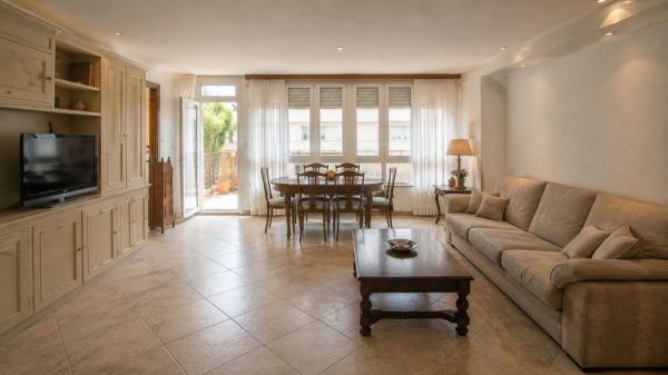 Chalet adosado en venta en  Chalet adosado en Calle de la Musola, Cabo de las Huertas, Alicante / Alacant , Alicante / Alacant photo 1