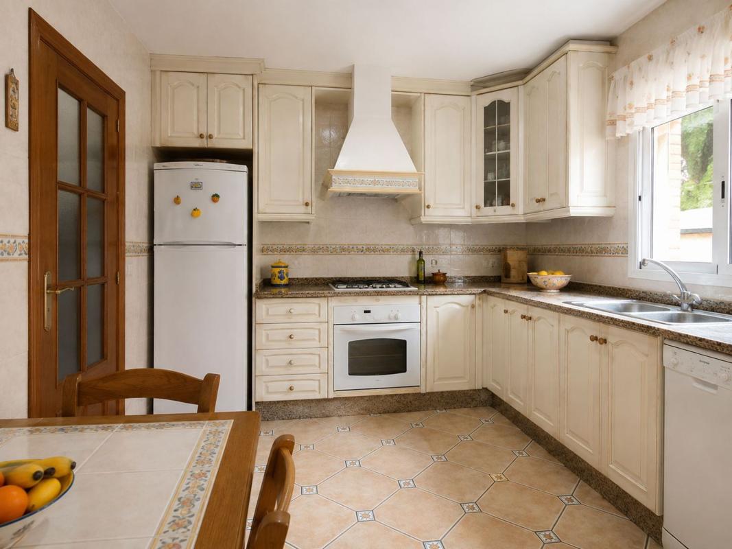 Sale of townhouse in Chalet adosado en Calle de la Musola, Cabo de las Huertas, Alicante / Alacant , Alicante photo 2
