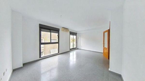 Venta de piso en Piso en Santo Domingo, Alicante / Alacant, Alicante / Alacant
 photo 1