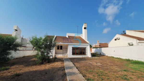 Casa o chalet independiente en Ciudad de las Comunicaciones, San Miguel de Salinas photo 1