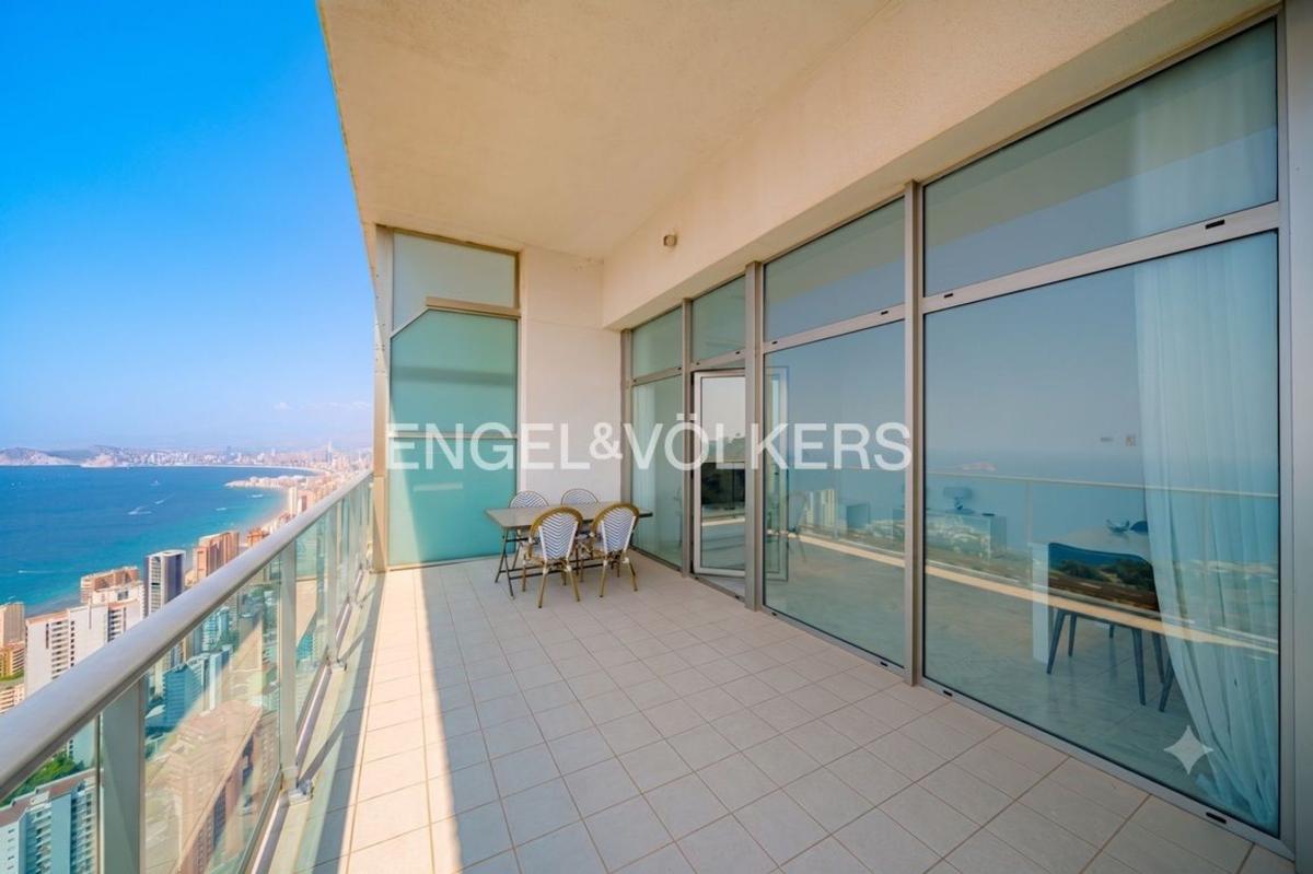 Sprzedaż mieszkania w Piso en Calle de Viena, 8, Zona Sierra Helada, Benidorm, Benidorm
 photo 2
