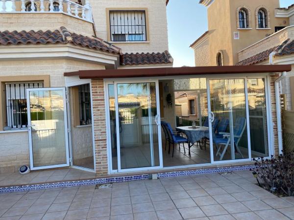 Частный шале на продаже в Casa o chalet independiente en Calle Manuel Ferrández, 51, Urbanizaciones, Guardamar del Segura, Гуардамар-дель-Сегура thumbnail 1