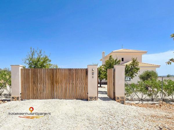 Casa o chalet independiente en Casas Cipres, 8, Pinoso thumbnail 3