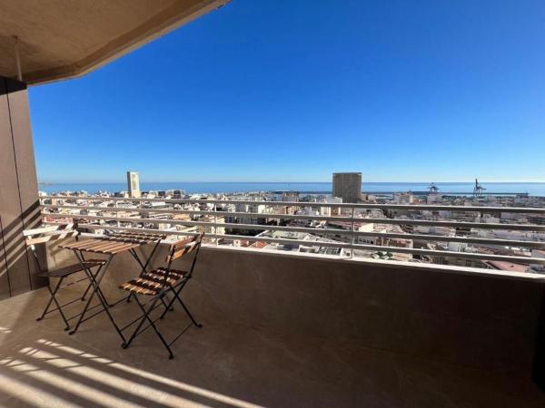 Продажа квартиры на Piso en Poeta Vila y Blanco, 4, Ensanche-Diputación, Alicante / Alacant, Аликанте / Алакант
thumbnail 2