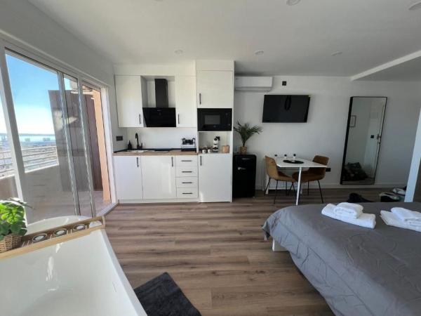 Продажа квартиры на Piso en Poeta Vila y Blanco, 4, Ensanche-Diputación, Alicante / Alacant, Аликанте / Алакант
 photo 4
