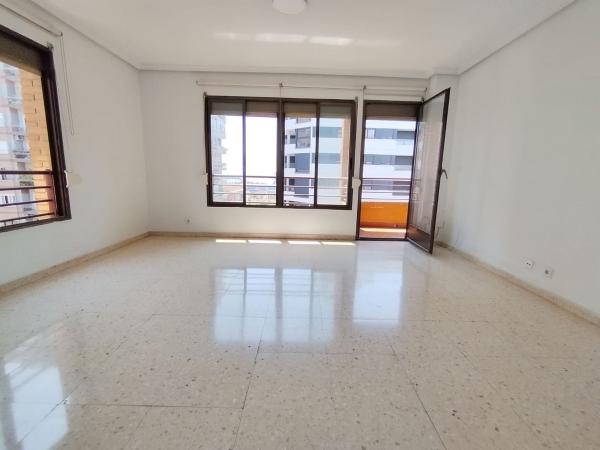 Venta de piso en Piso en Calle Pérez Medina, 42, Benalúa, Alicante / Alacant, Alicante / Alacant
 photo 4