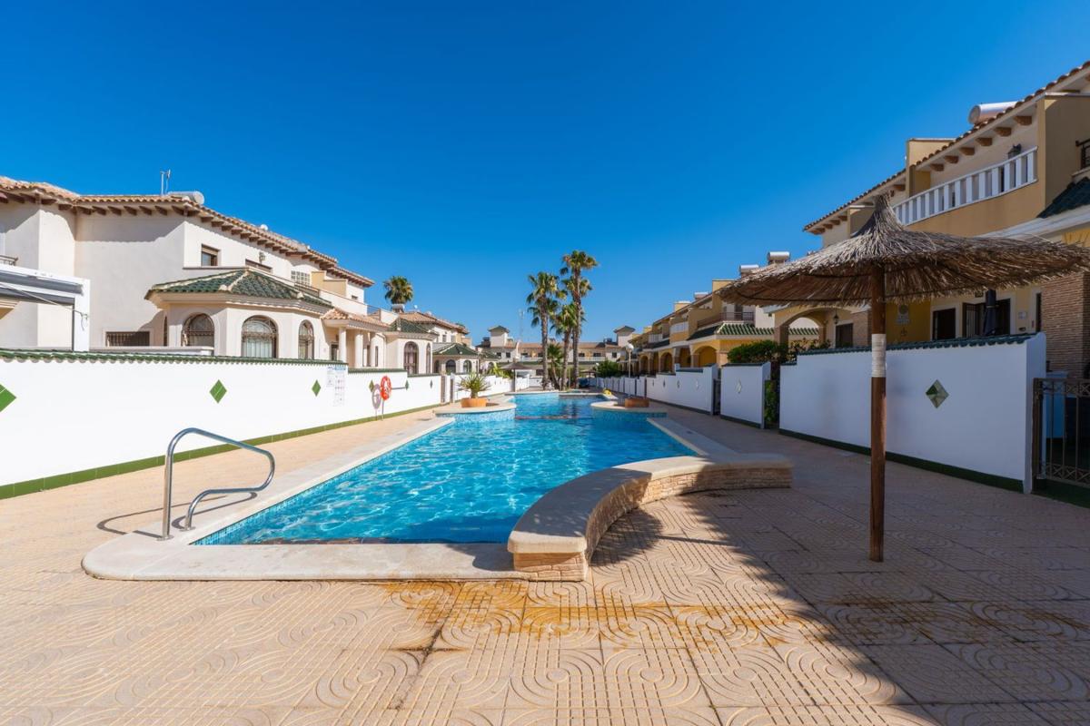 Sale of townhouse in  Chalet adosado en Malaga De, 20, Lo Marabú, Rojales , Rojales photo 2