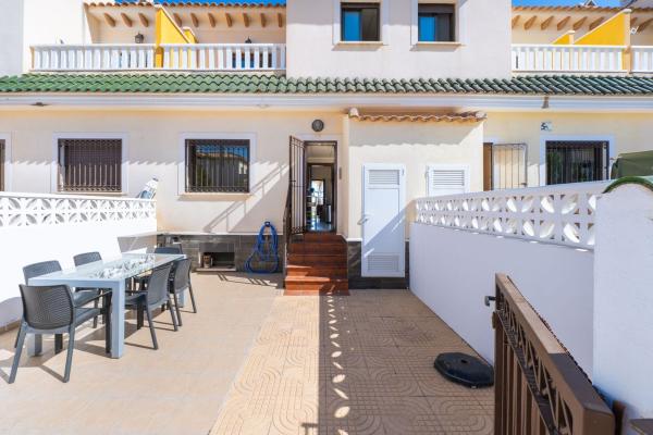 Dom szeregowy na sprzedaż w  Chalet adosado en Malaga De, 20, Lo Marabú, Rojales , Rojales photo 4