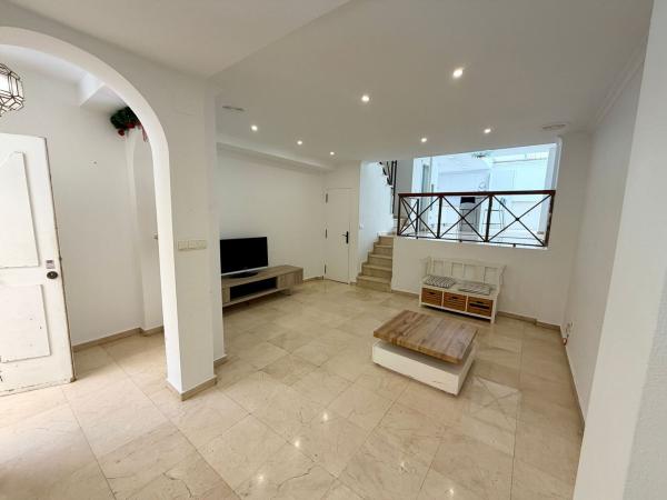 Dom szeregowy na sprzedaż w  Chalet adosado en Ontinyent, Altabix, Elche / Elx , Elche / Elx photo 4