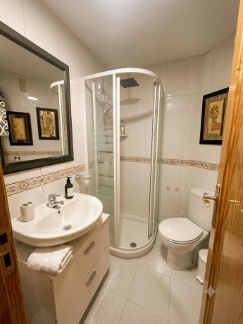 Sprzedaż mieszkania w Piso en Calle de Londres, 20, Zona Sierra Helada, Benidorm, Benidorm
thumbnail 3