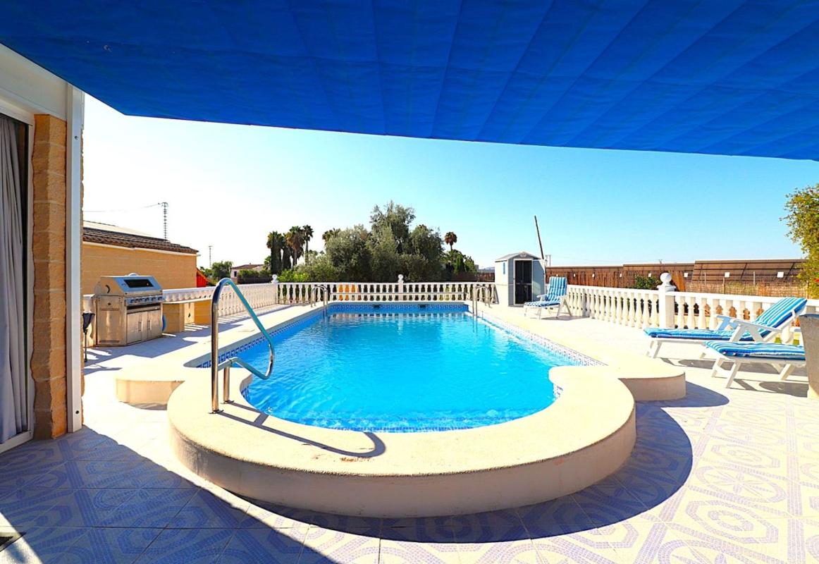 Sprzedaż niezależnego domku jednorodzinnego w  Casa o chalet independiente en Callosa de Segura, Callosa de Segura photo 4