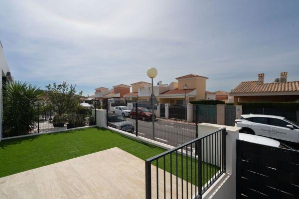 Chalet pareado en Calle Nesprer, Busot thumbnail 3