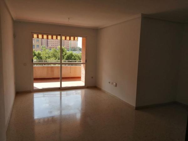 Sale of flat in Piso en Avenida de Ansaldo, La Albufereta, Alicante / Alacant, Alicante
thumbnail 2