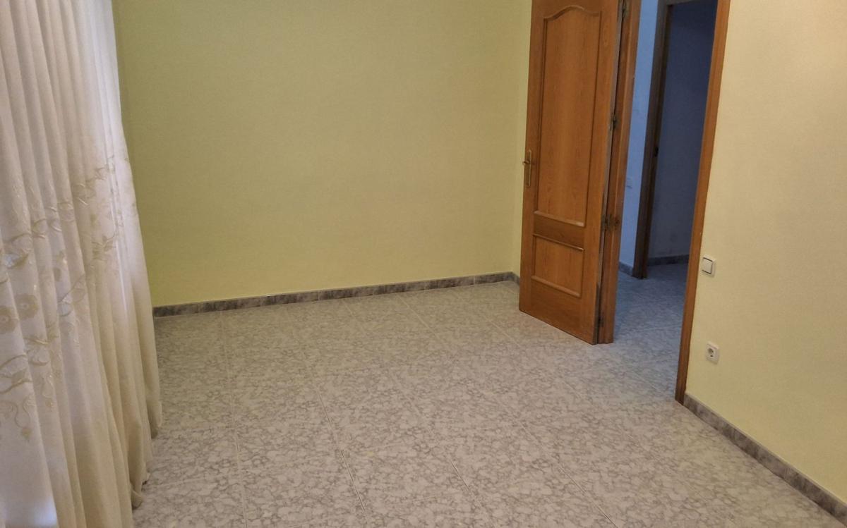Sprzedaż niezależnego domku jednorodzinnego w Chalet pareado en Calle de la Gelela, 23, El Mercado, Villena, Villena photo 5