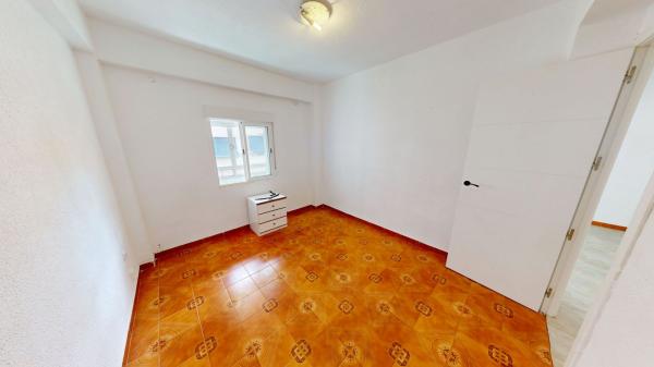 Venta de piso en Piso en Calle Maestro Luis Torregrosa, Plà del Bon Repòs-La Goteta, Alicante / Alacant, Alicante / Alacant
thumbnail 3
