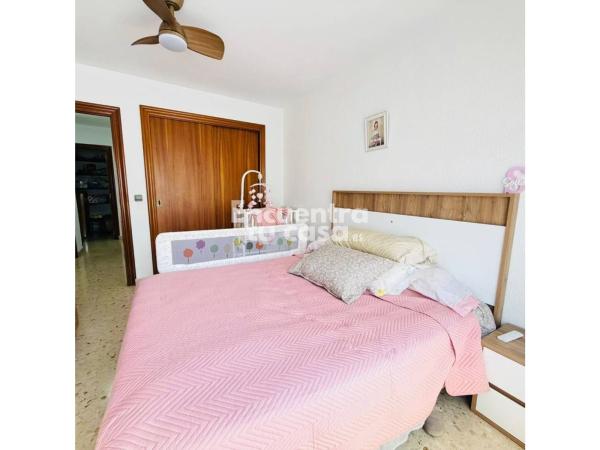 Venta de piso en Piso en Calle de les Escoles, Centro Urbano, Benidorm, Benidorm
thumbnail 3