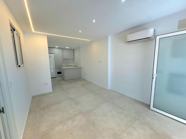 Продажа квартиры на Piso en Calle de Donoso Cortés, Carolinas Bajas, Alicante / Alacant, Аликанте / Алакант
 photo 1