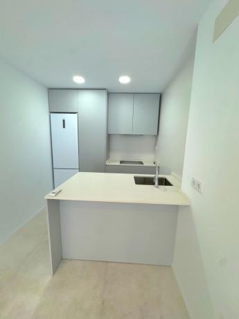 Продажа квартиры на Piso en Calle de Donoso Cortés, Carolinas Bajas, Alicante / Alacant, Аликанте / Алакант
 photo 2