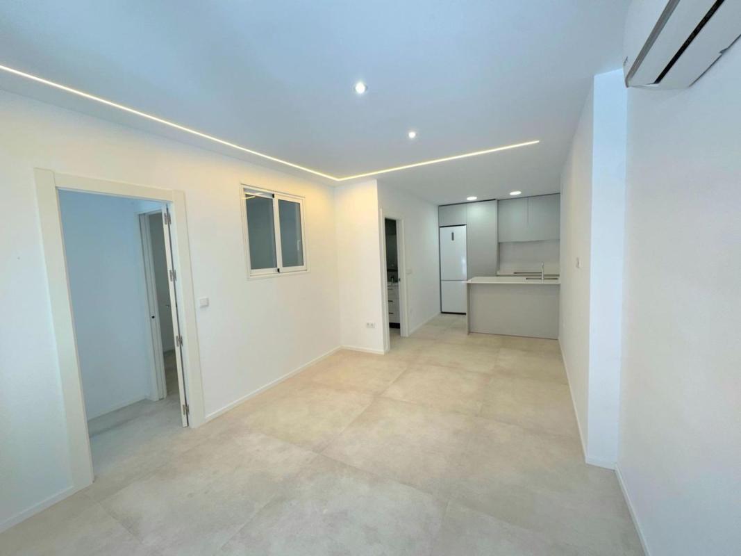Продажа квартиры на Piso en Calle de Donoso Cortés, Carolinas Bajas, Alicante / Alacant, Аликанте / Алакант
 photo 3