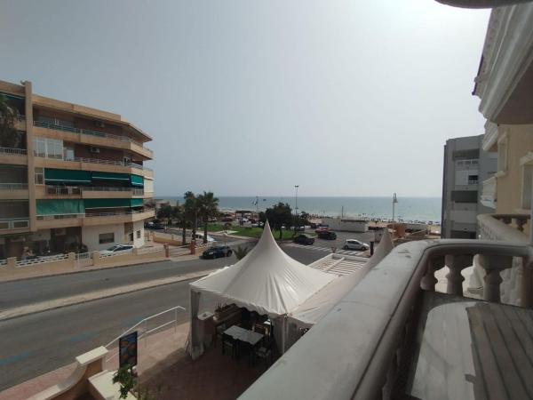 Квартира на продажу на  Piso en Avenida de la Libertad, Guardamar Playa, Guardamar del Segura, Гуардамар-дель-Сегура photo 1