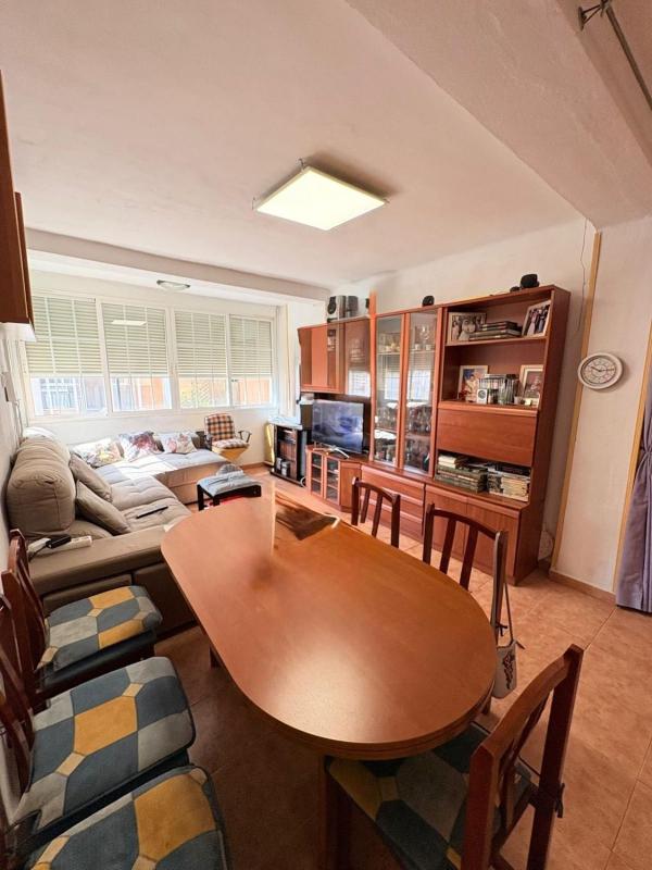 Venta de piso en Piso en Altozano, Alicante / Alacant, Alicante / Alacant
photo 1