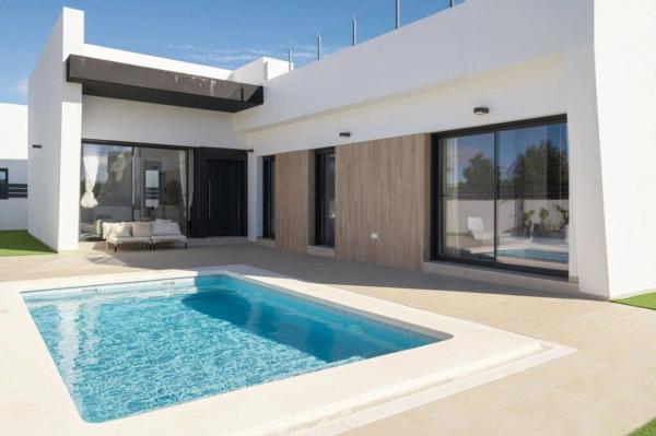 Частный шале на продаже в Casa o chalet independiente en Centro, San Miguel de Salinas, Сан-Мигель-де-Салинас photo 1