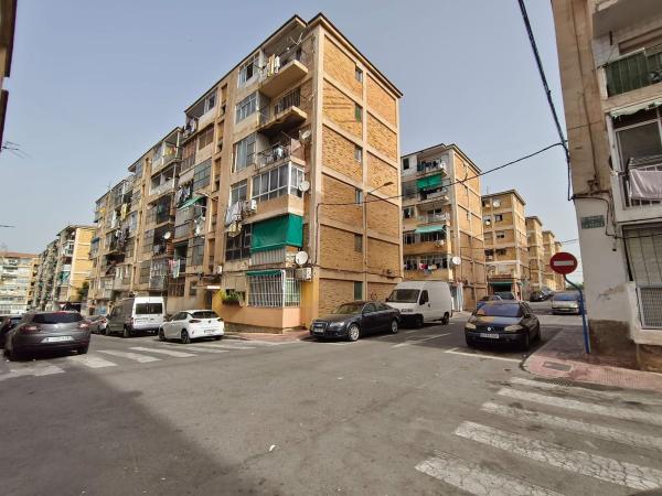 Mieszkanie na sprzedaż w Piso en Calle de la Perla, Colonia Requena - Virgen del Carmen, Alicante / Alacant, Alicante / Alacant photo 1