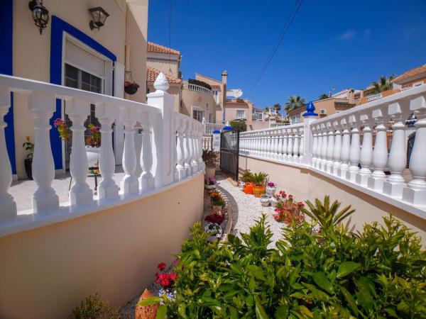 Independent chalet for sale in Casa o chalet independiente en Garrucha, Blue Lagoon - Galán, San Miguel de Salinas, San Miguel de Salinas
 photo 2