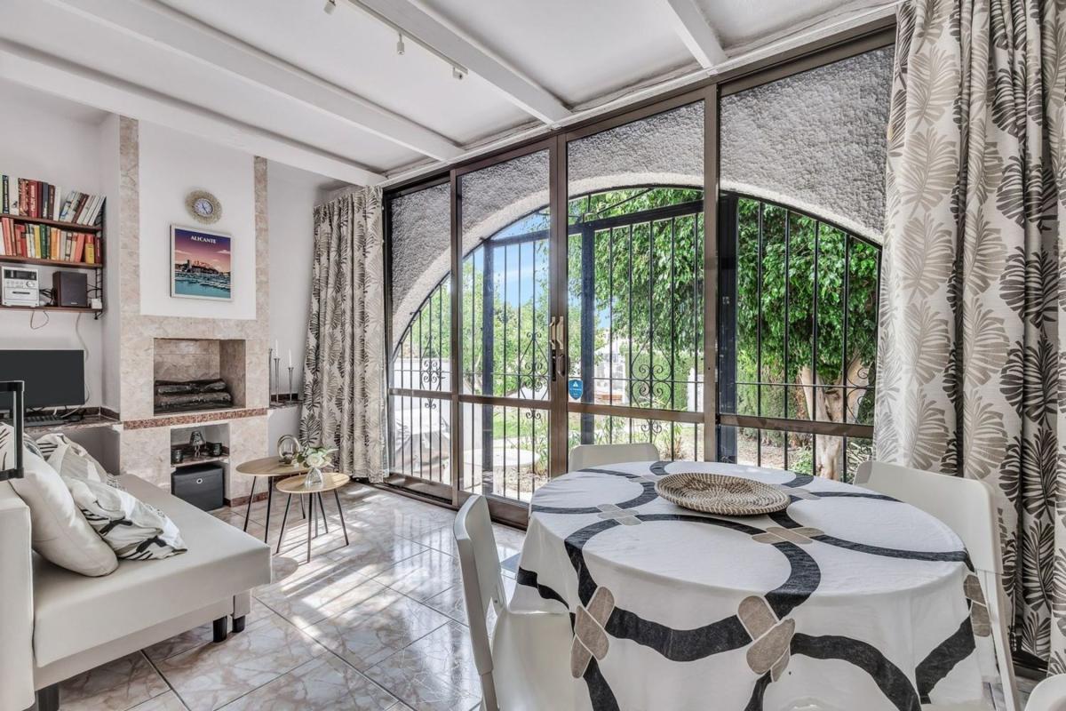 Sprzedaż szeregowego domku w  Chalet adosado en Arco Iris, La Chismosa, Orihuela , Orihuela photo 4
