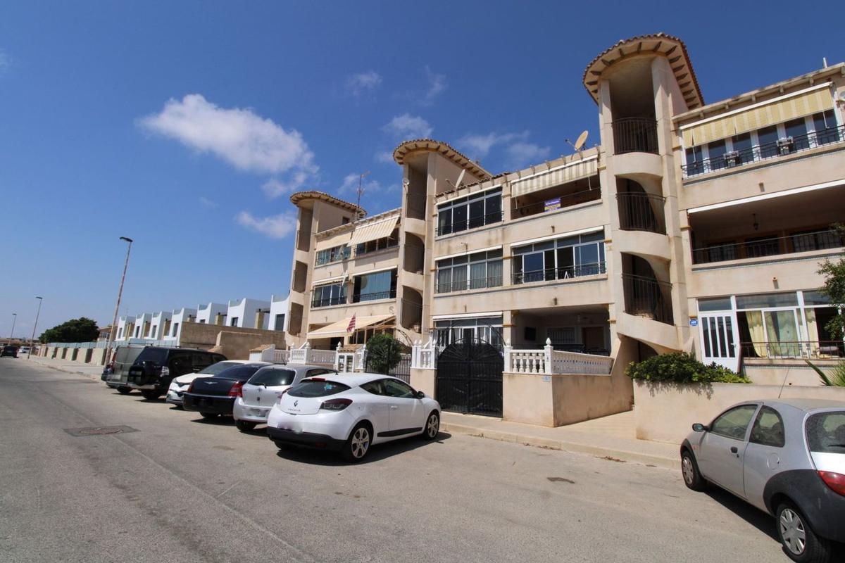 Sprzedaż mieszkania w Piso en La Ciñuelica - Villa Rosa, Orihuela, Orihuela
photo 1