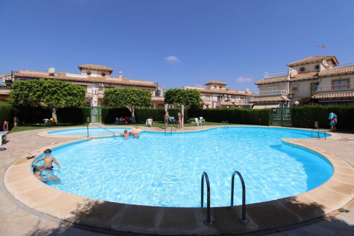 Sprzedaż mieszkania w Piso en La Ciñuelica - Villa Rosa, Orihuela, Orihuela
photo 2
