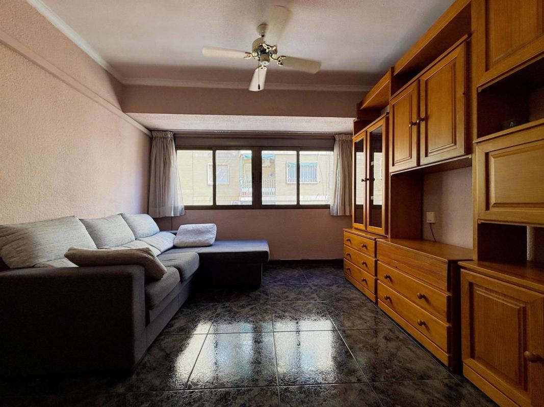 Venta de piso en Piso en Calle Francisco Carratalá Cernuda, Campoamor, Alicante / Alacant, Alicante / Alacant
photo 2