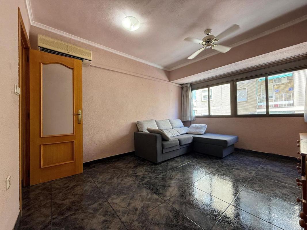 Venta de piso en Piso en Calle Francisco Carratalá Cernuda, Campoamor, Alicante / Alacant, Alicante / Alacant
photo 3