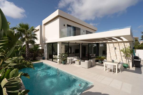 Casa o chalet independiente en Avenida Torrevieja Mz II, Monte Zenia, Orihuela photo 1