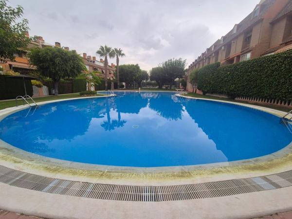 Chalet adosado en venta en  Chalet adosado en Avenida Goleta, Cabo de las Huertas, Alicante / Alacant , Alicante / Alacant photo 1