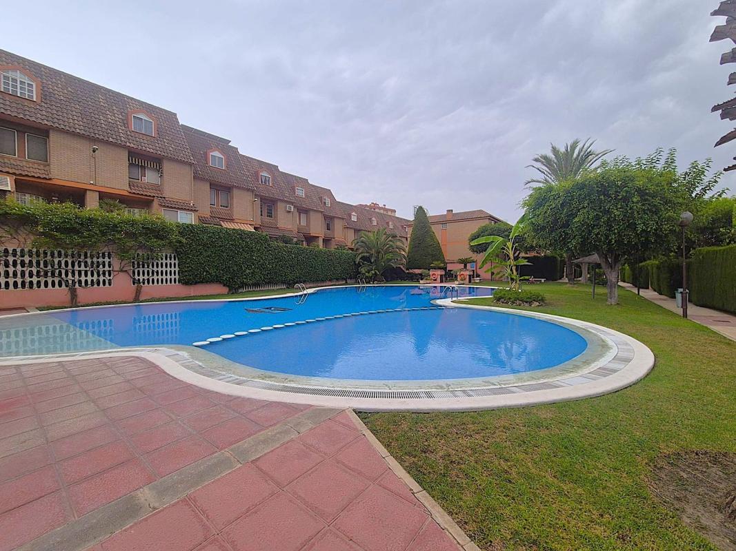 Venta de chalet adosado en  Chalet adosado en Avenida Goleta, Cabo de las Huertas, Alicante / Alacant , Alicante / Alacant photo 2