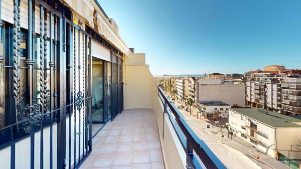 Ático en venta en  Ático en Avenida Callosa D'Ensarrià, Pueblo Levante, Benidorm, Benidorm photo 4